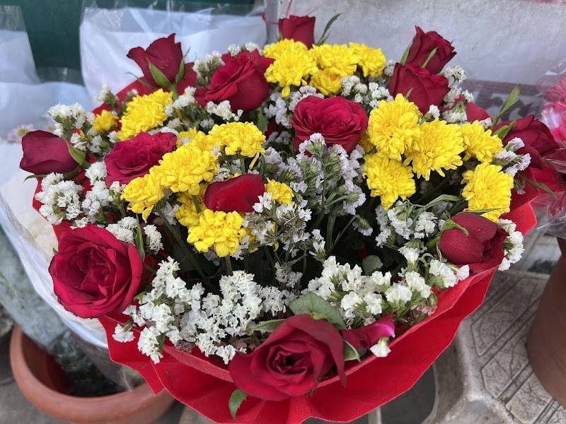 Om Flower Decoreters